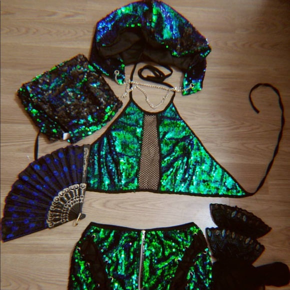 Sequin Mesh Crop Top 💚💙💚 - Picture 5 of 6